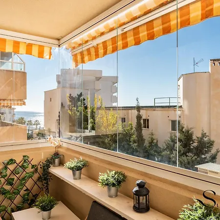 Coastal 2br Apartment, Parking, Pool Apartment Benalmádena
