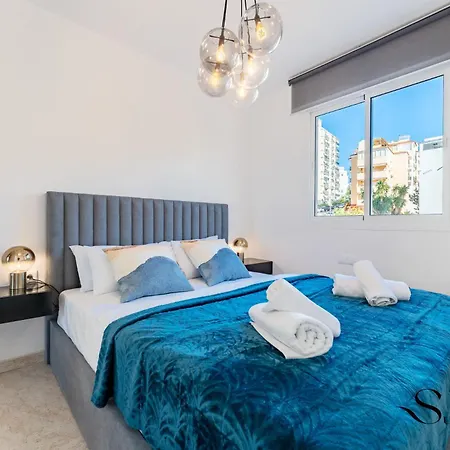Coastal 2br Apartment, Parking, Pool Benalmádena