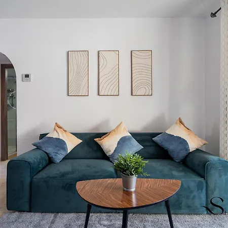 Coastal 2br Apartment, Parking, Pool Apartment Benalmádena